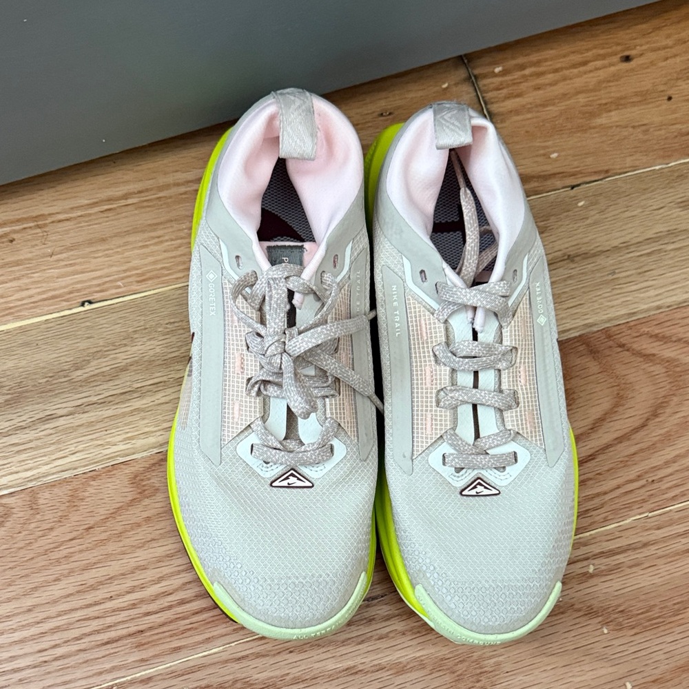 Nike Women's Light Gray and Pink Running Shoes with Neon Yellow Outsole